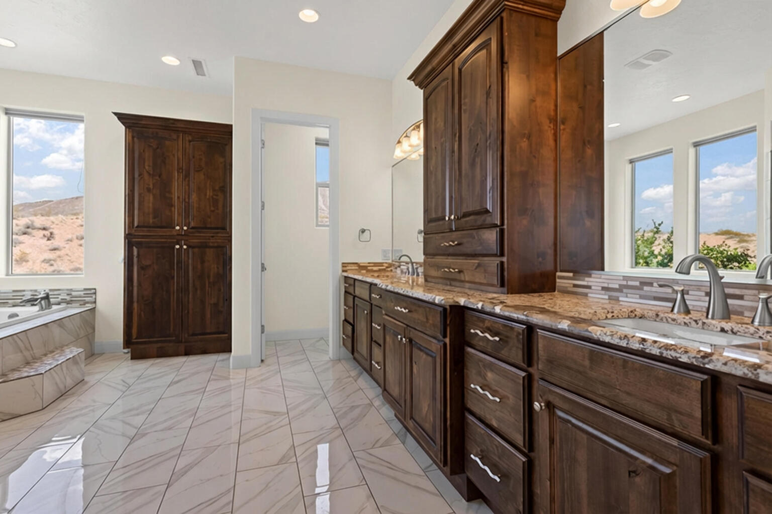 SILVER FALLS AT WASHINGTON BENCH - Residential