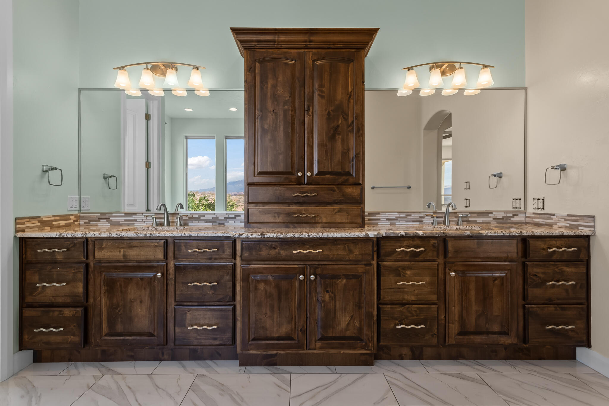 SILVER FALLS AT WASHINGTON BENCH - Residential