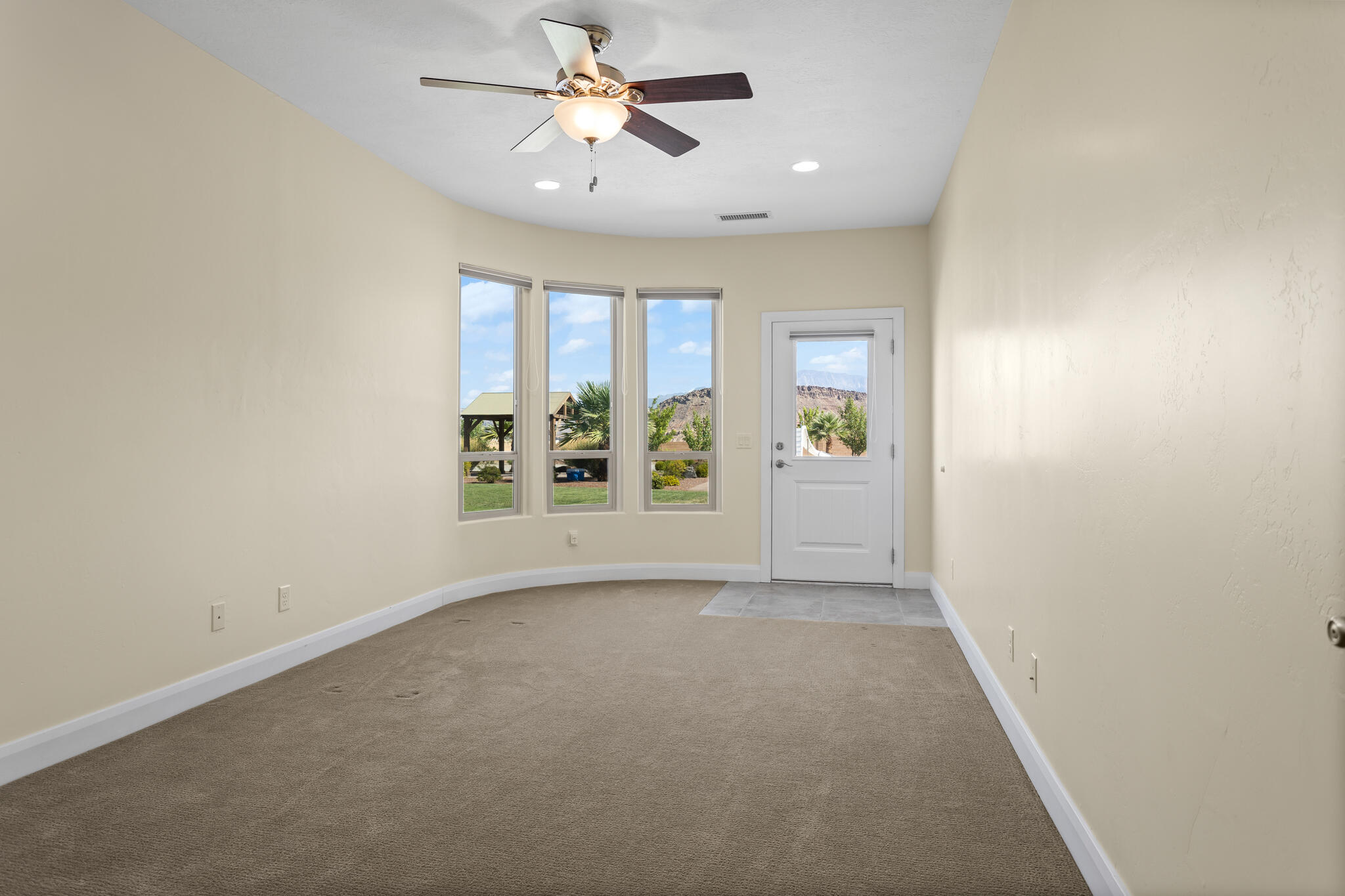 SILVER FALLS AT WASHINGTON BENCH - Residential