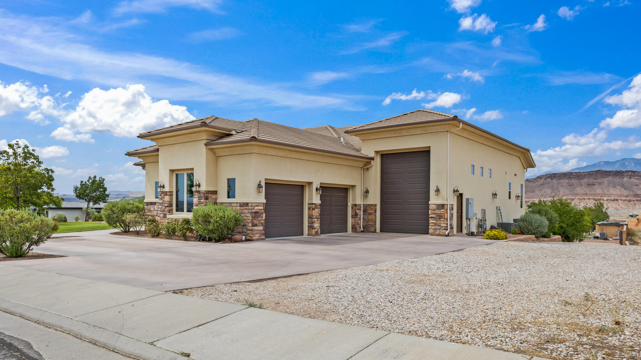 SILVER FALLS AT WASHINGTON BENCH - Residential