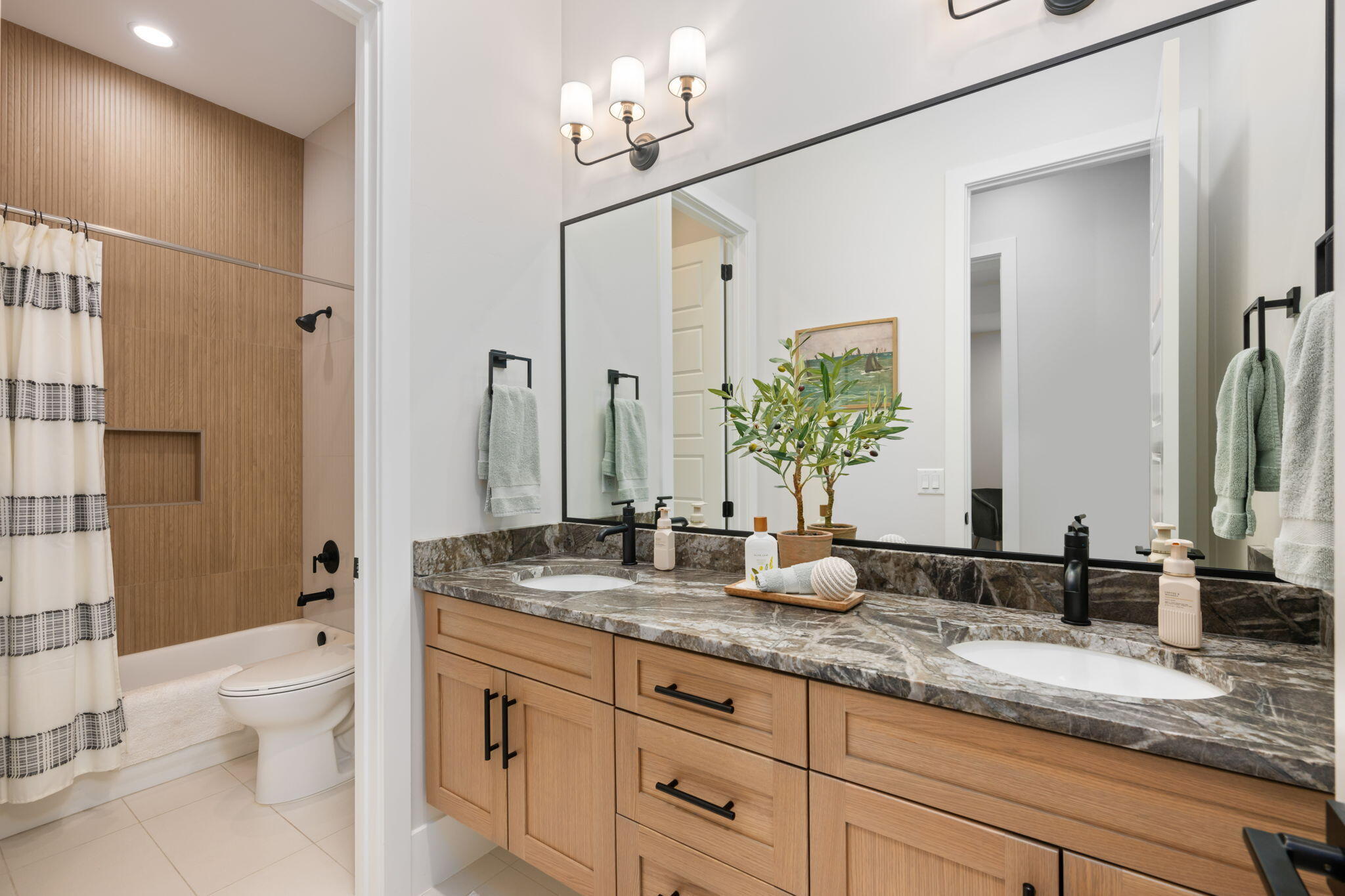 MOORLAND PARK - Residential