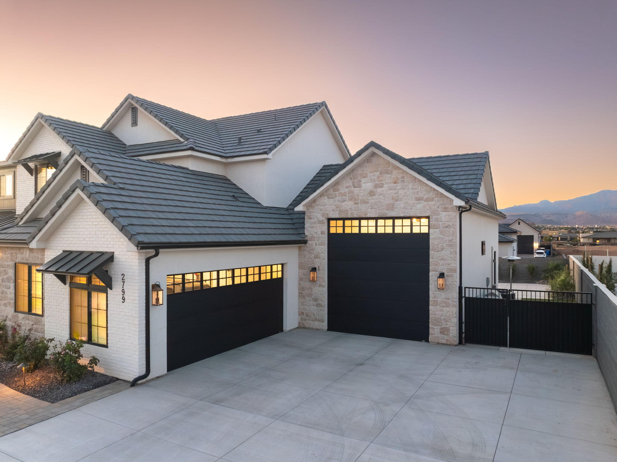 MOORLAND PARK - Residential