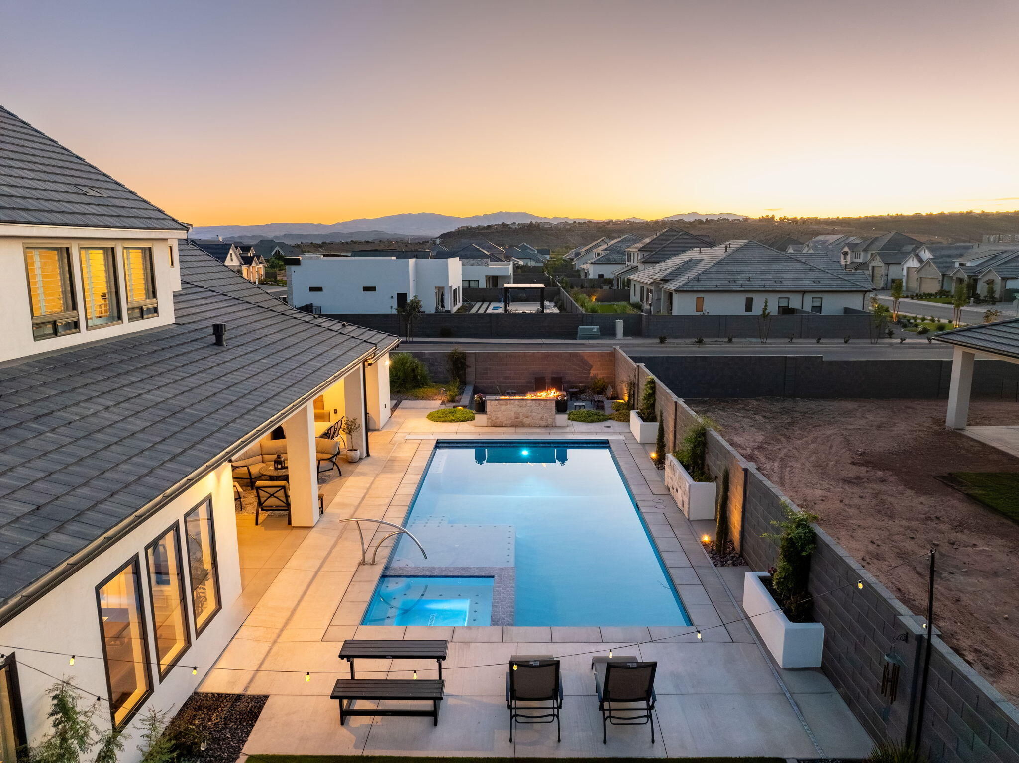 MOORLAND PARK - Residential