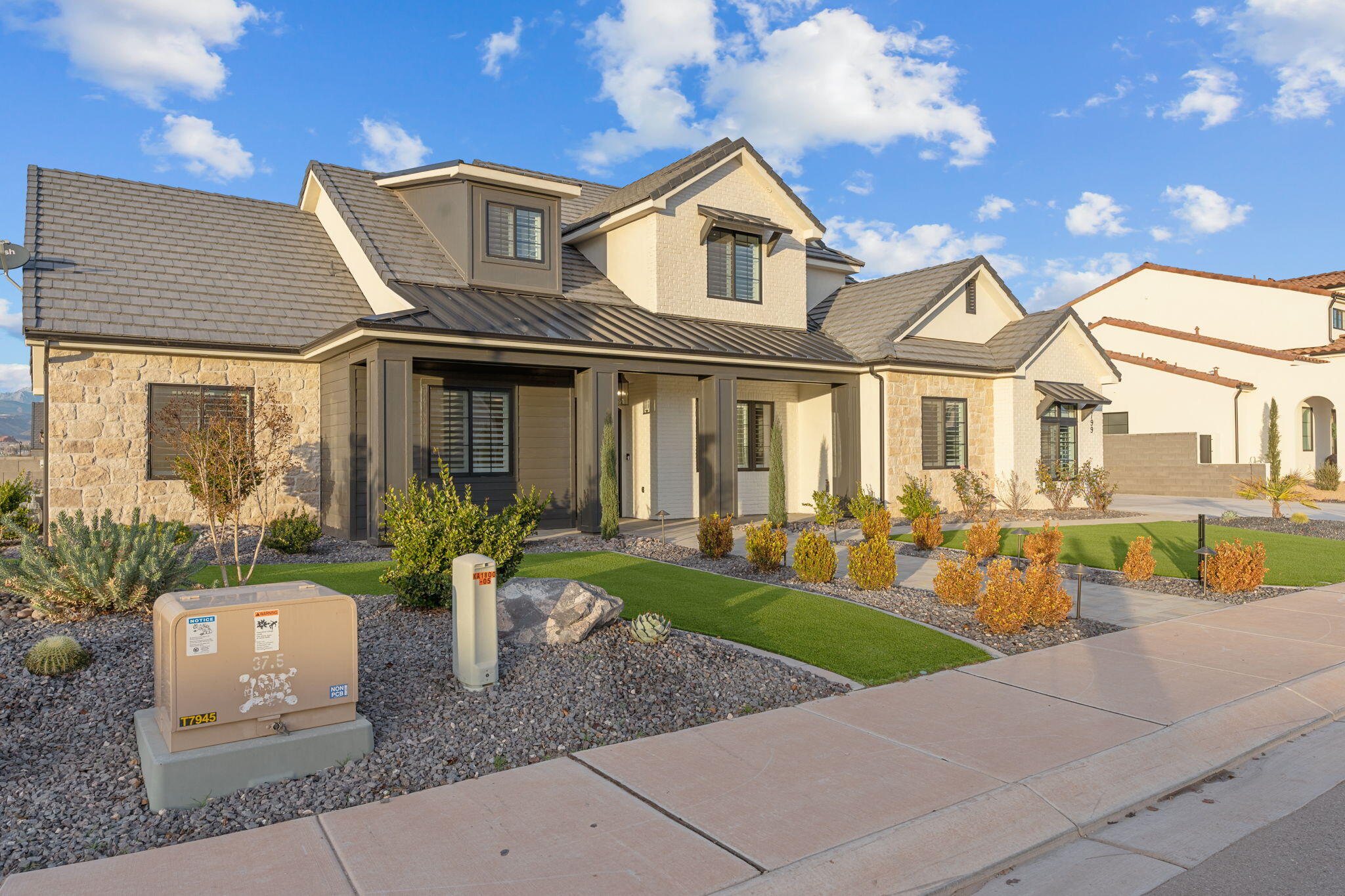 MOORLAND PARK - Residential