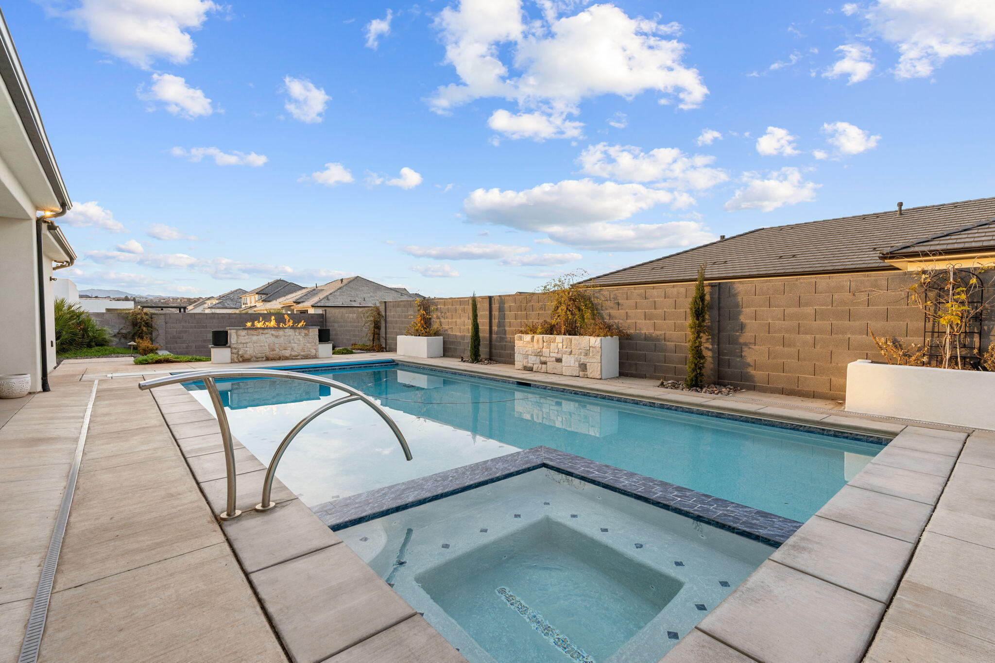 MOORLAND PARK - Residential