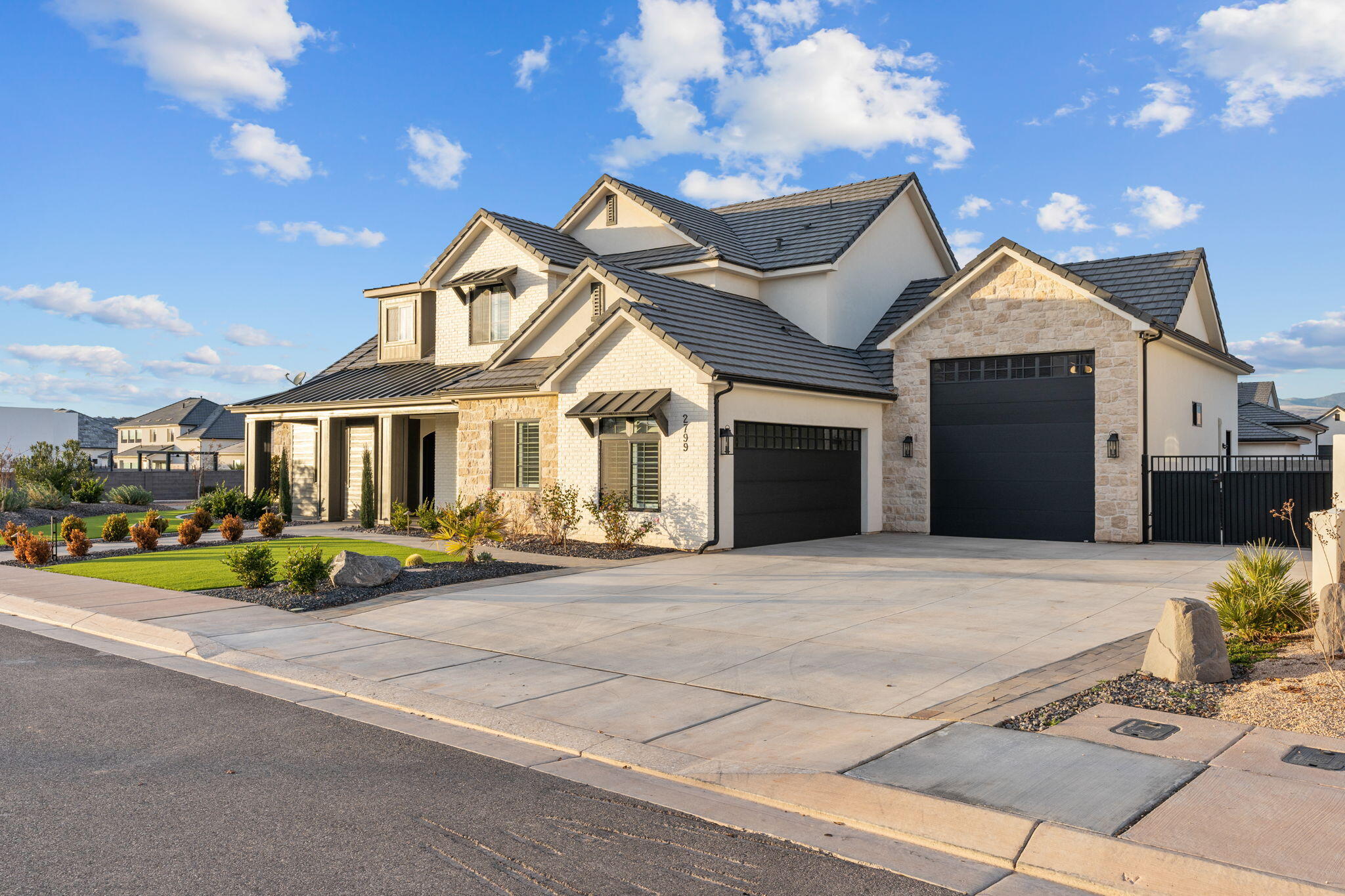 MOORLAND PARK - Residential