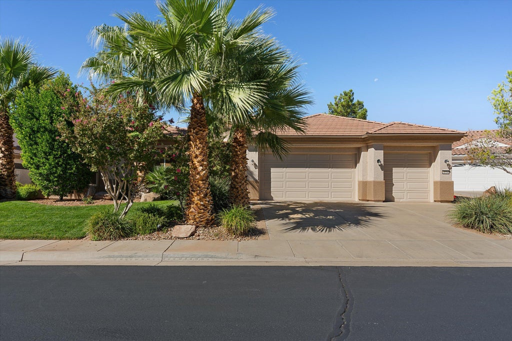 Photo of 4534 Ironwood DR, Saint George, UT 84790 (MLS # 26-276878)