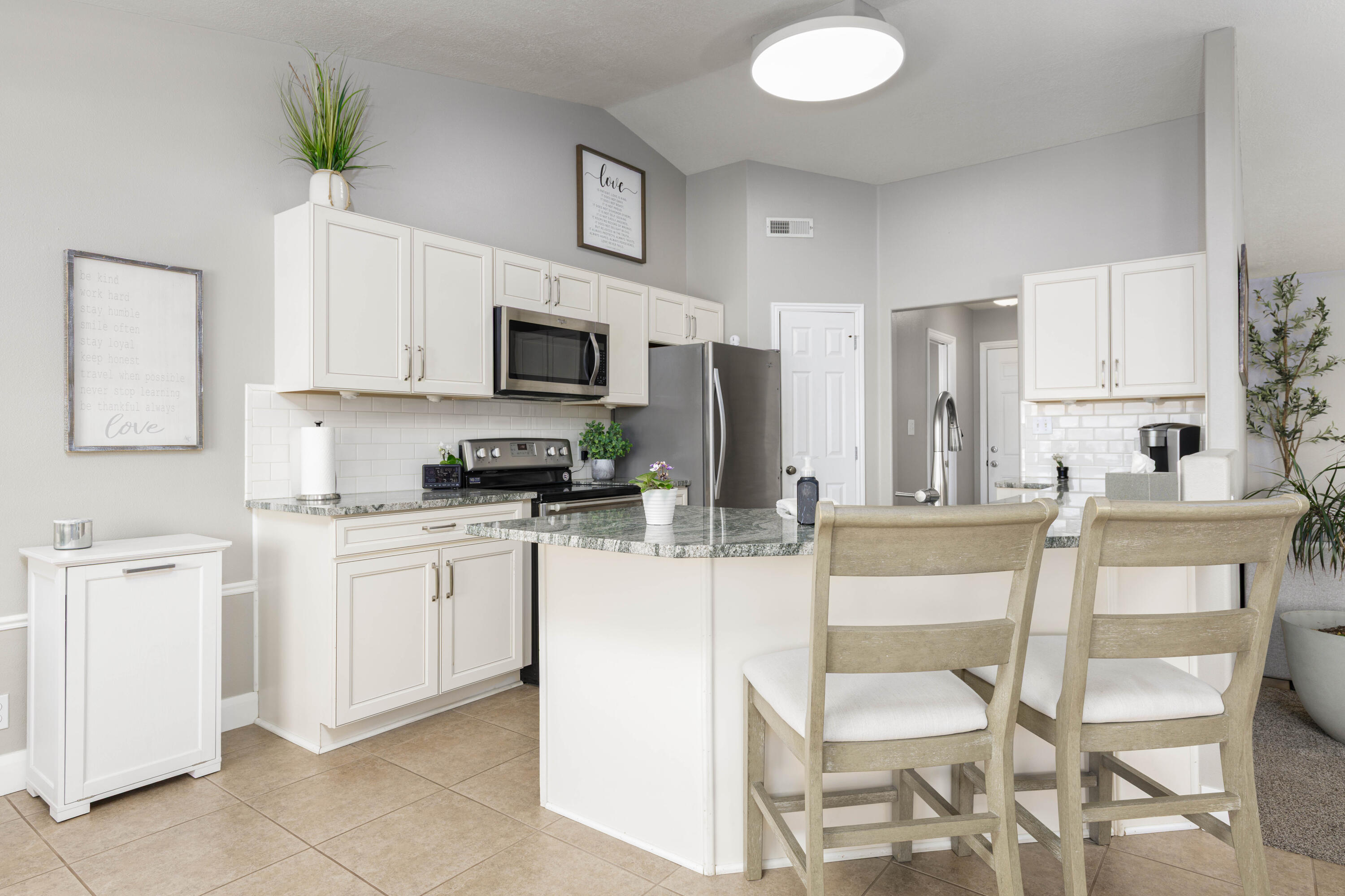 BLOOMINGTON HILLS - Residential