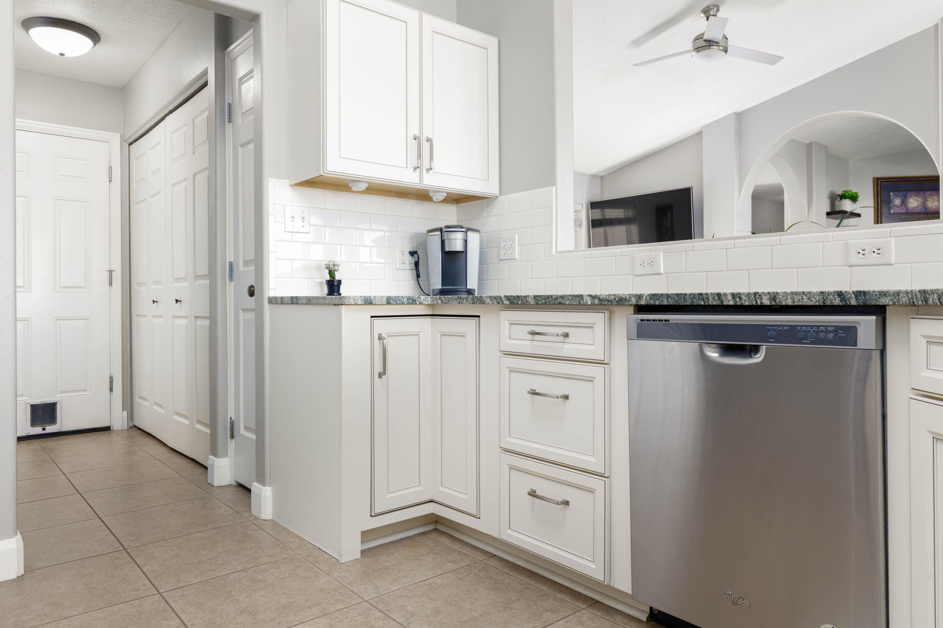 BLOOMINGTON HILLS - Residential