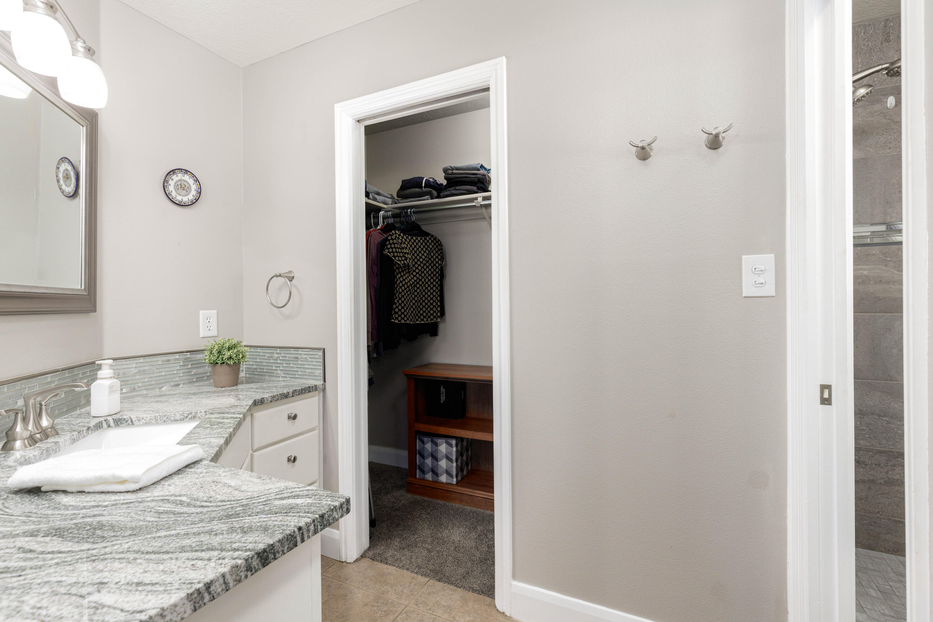 BLOOMINGTON HILLS - Residential