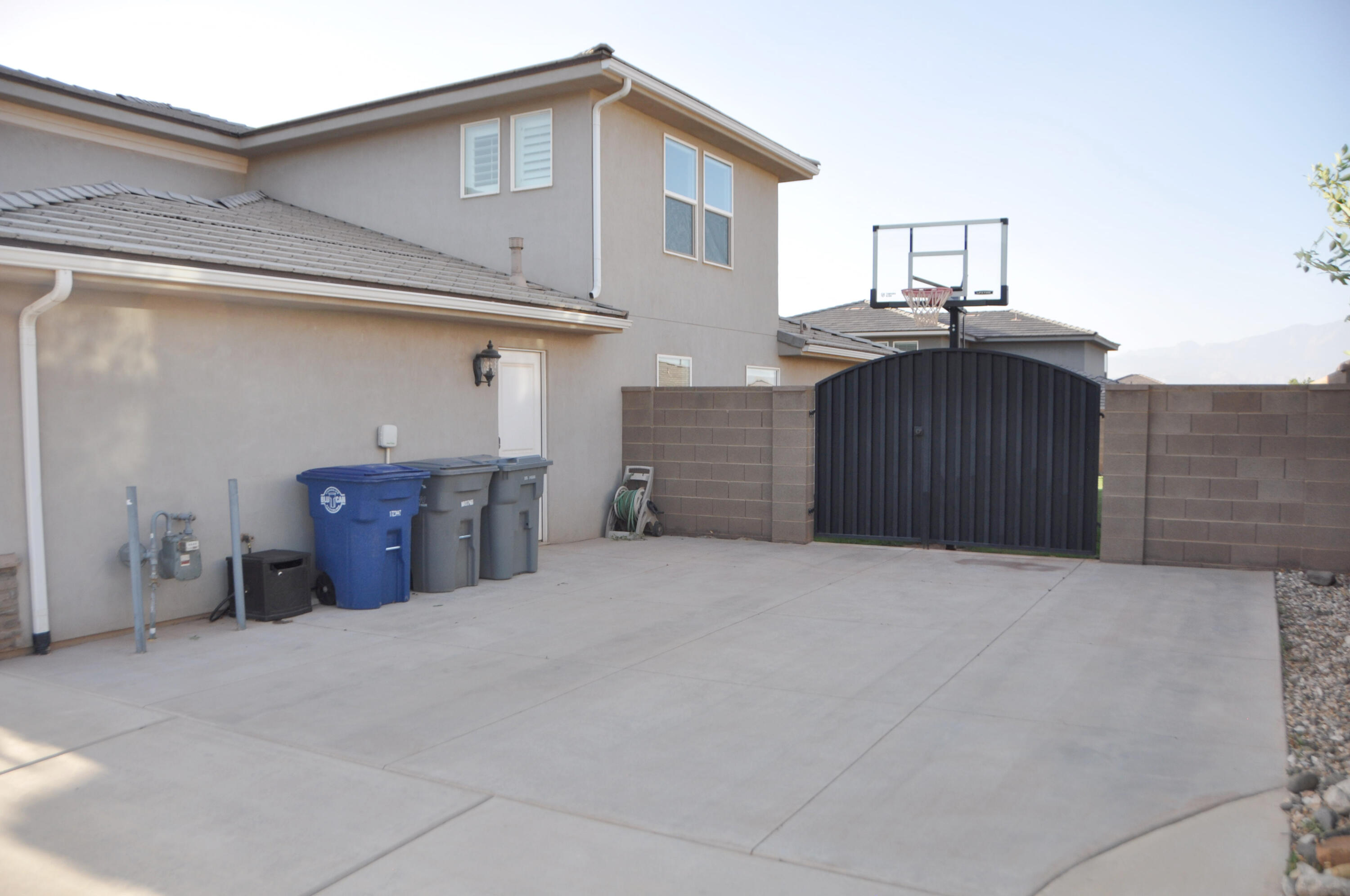 SEQUOIA ESTATES - Residential