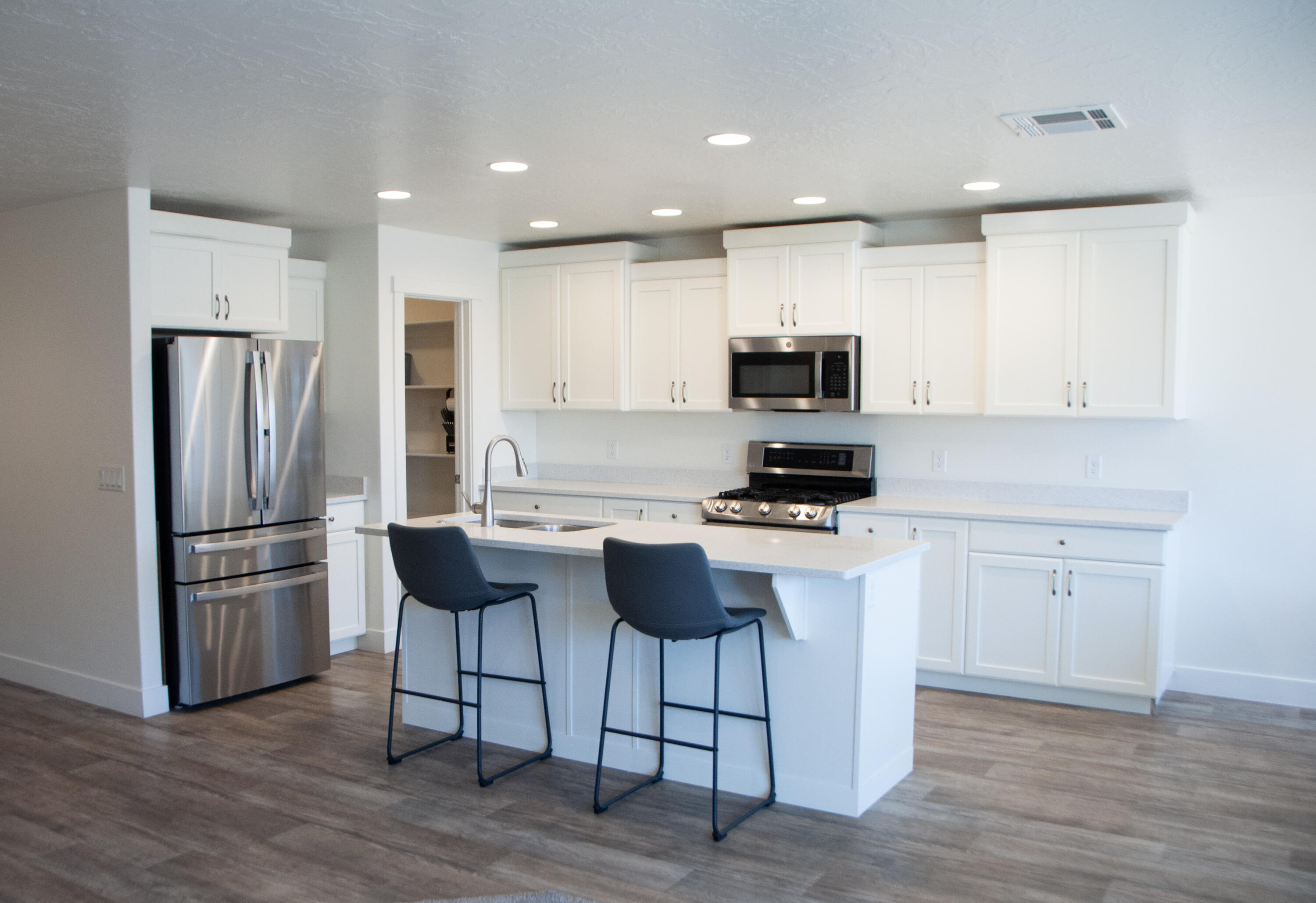 SEQUOIA ESTATES - Residential