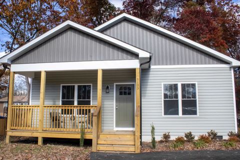 A home in WAYNESBORO