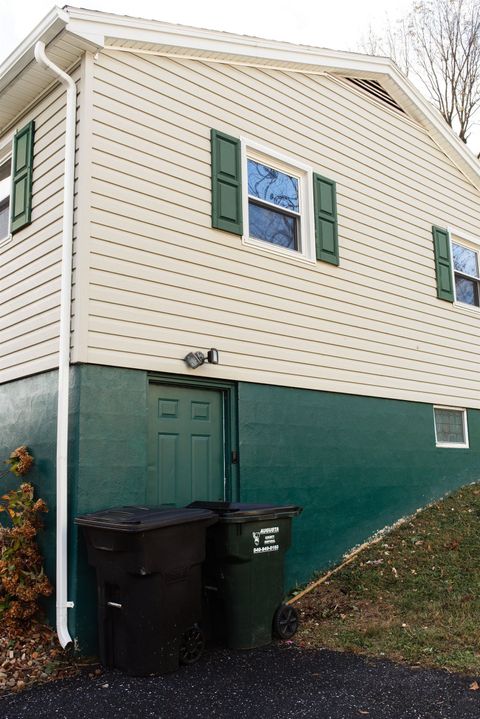 A home in STAUNTON