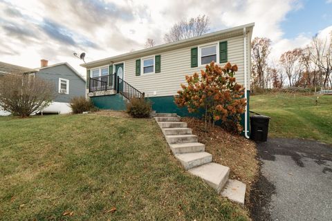 A home in STAUNTON