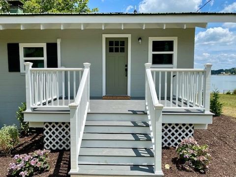 A home in LOUISA