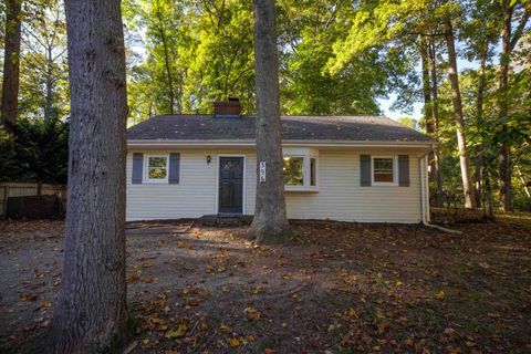 A home in LOUISA