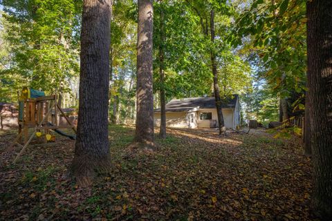 A home in LOUISA