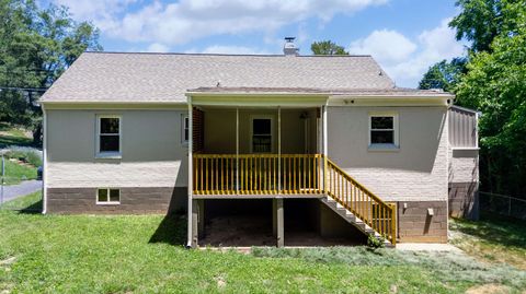 A home in STAUNTON