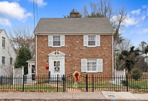 A home in STAUNTON