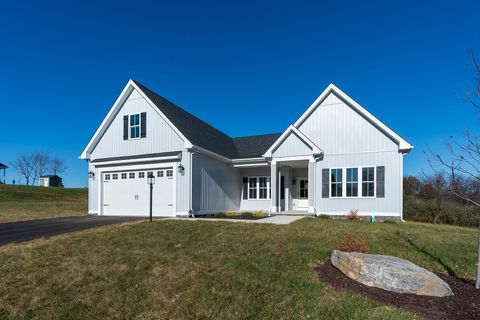 A home in WAYNESBORO