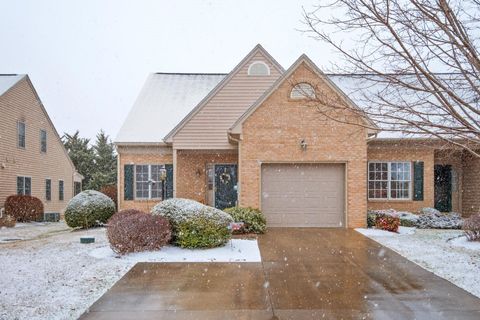 A home in WAYNESBORO