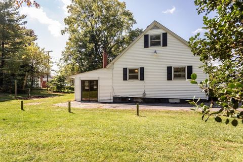 A home in WAYNESBORO