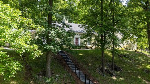 A home in STAUNTON