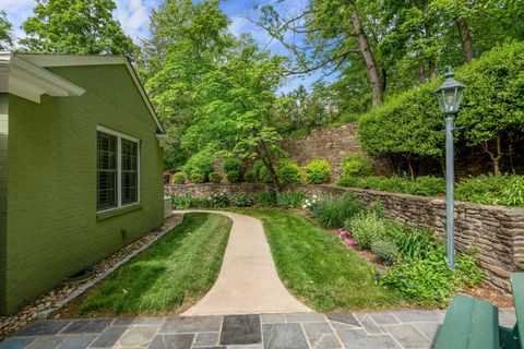 A home in STAUNTON