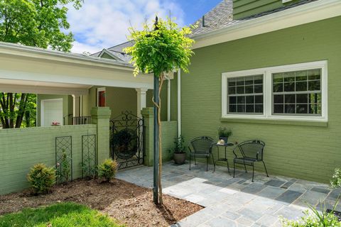 A home in STAUNTON