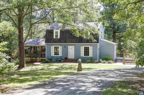 Photo of 985 Bridlewood Trl, Keswick, VA 22947 (MLS # 634905)
