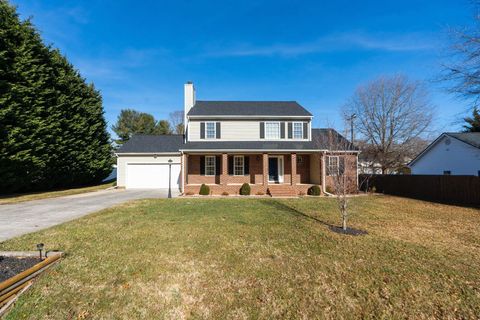 A home in WAYNESBORO