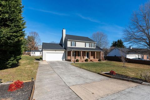 A home in WAYNESBORO