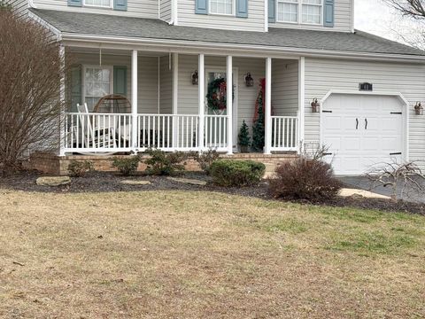 A home in WAYNESBORO