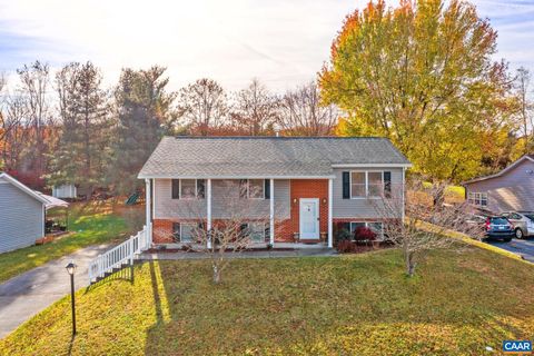 A home in WAYNESBORO