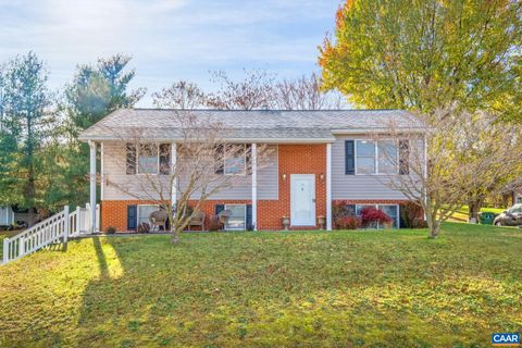 A home in WAYNESBORO