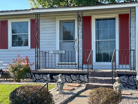 A home in STAUNTON