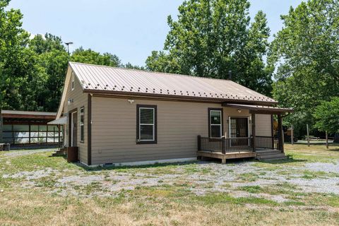 A home in WAYNESBORO