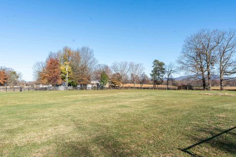 A home in GROTTOES