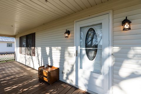 A home in GROTTOES