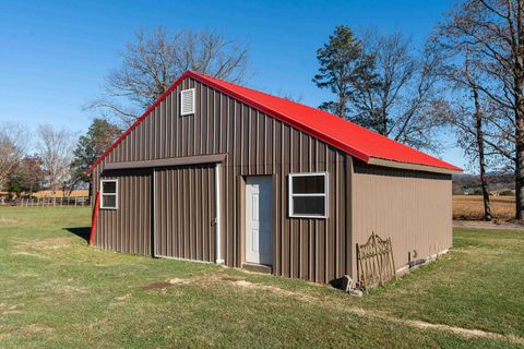 A home in GROTTOES