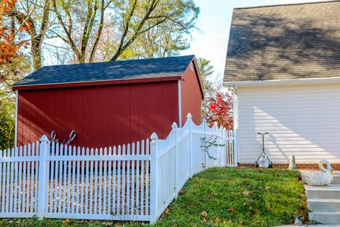 A home in WAYNESBORO