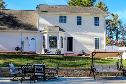 A home in WAYNESBORO