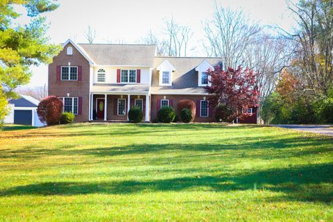 A home in WAYNESBORO