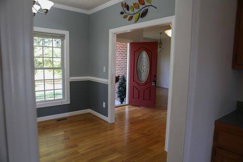 A home in WAYNESBORO