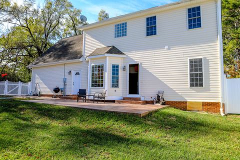 A home in WAYNESBORO