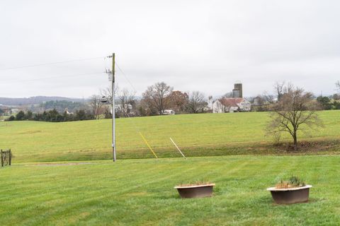 A home in WAYNESBORO