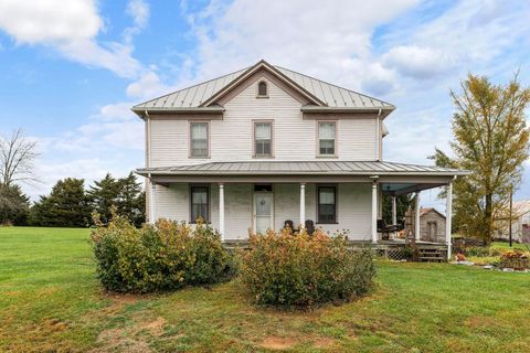 A home in WAYNESBORO