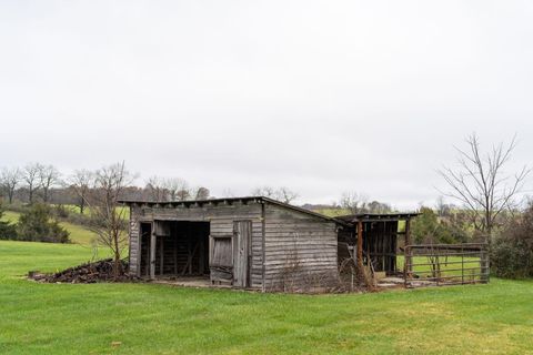 A home in WAYNESBORO