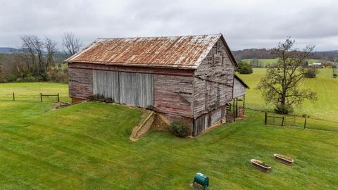 A home in WAYNESBORO